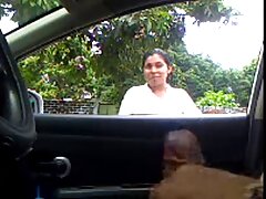 छोटे स्तन के साथ महान दिखने वाली श्यामला वन्ना बार्डोट एक बड़े डिक पर सवारी इंडियन मूवी सेक्सी वीडियो करती है