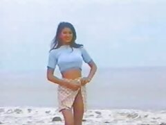 सुंदर बड़े स्तन वाली हिंदी सेक्सी मूवी न्यू मॉडल जिया मिलाना और एक विशाल काली चोट